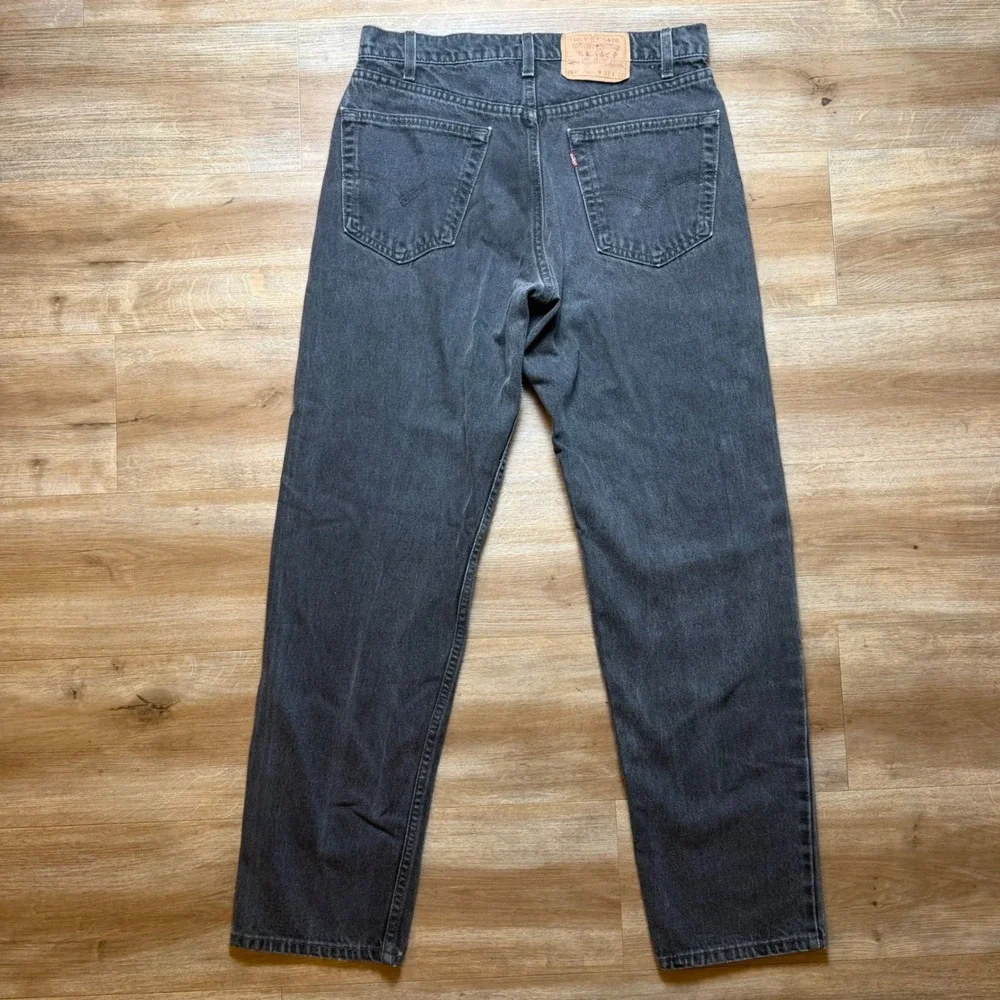 Vintage Levi's 550 Relaxed Fit Jeans Mens 33x32 Black Faded Tapered Made in USA